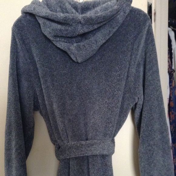 Xhilaration Gray Plush Robe with Shawl Collar - Picture 6 of 7